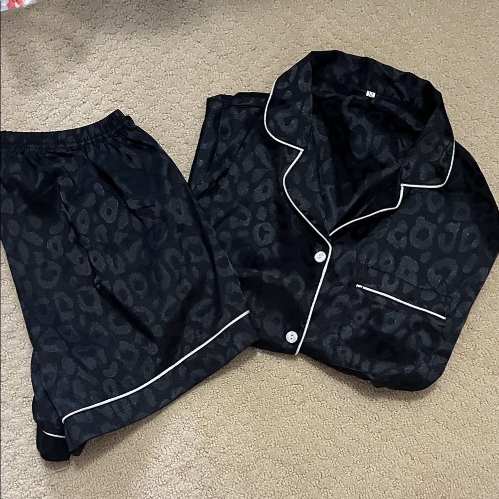 SHEIN Black Leopard Print Pajama Set